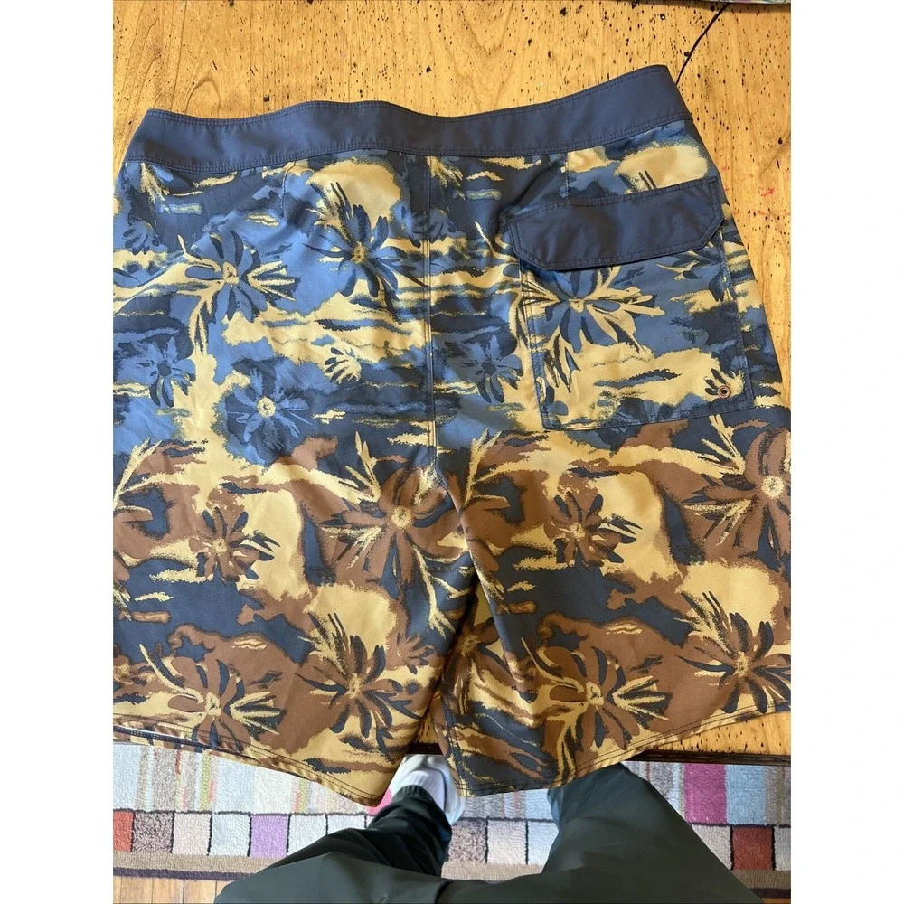 Men's Patagonia Board Shorts Men's 33 Floral Pattern Drawstring Beach‎ Outdoor